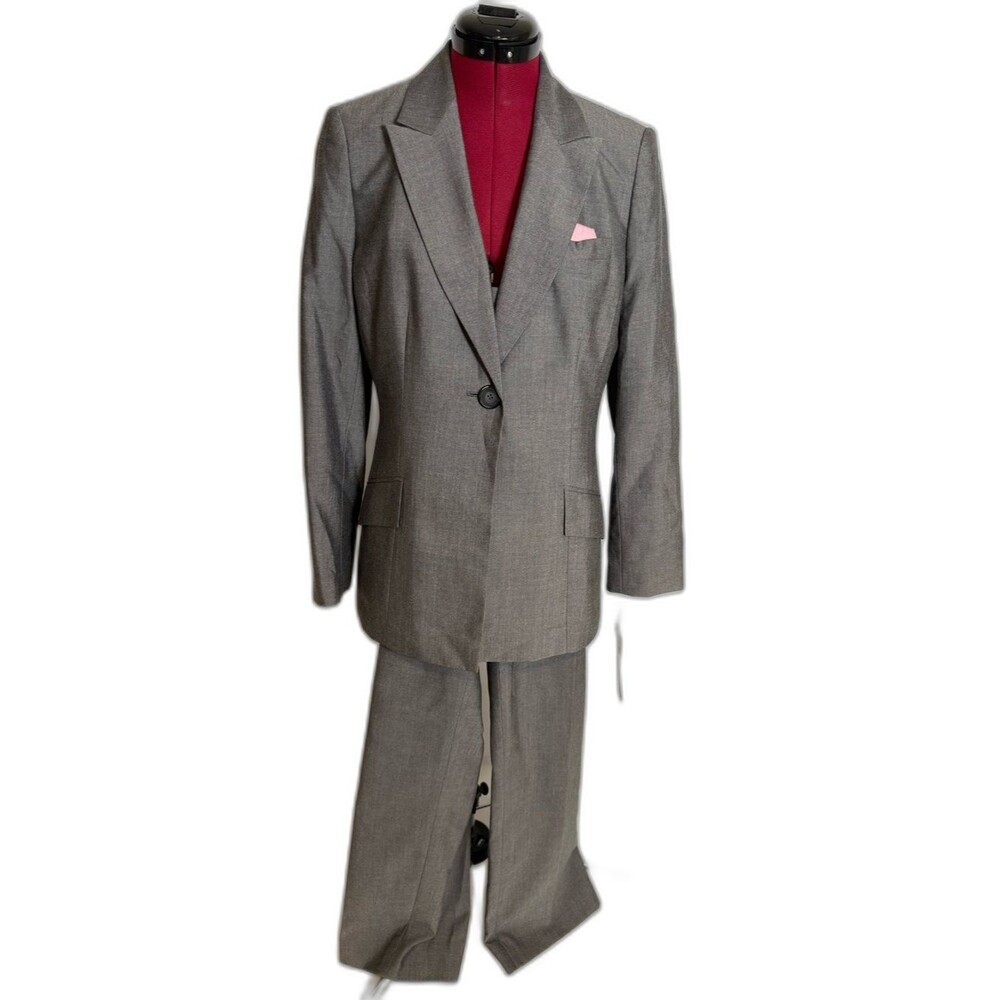NWT Kasper Pantsuit Women's Size 8 Grey 2-Piece Set Blazer & Pink Pocket Square